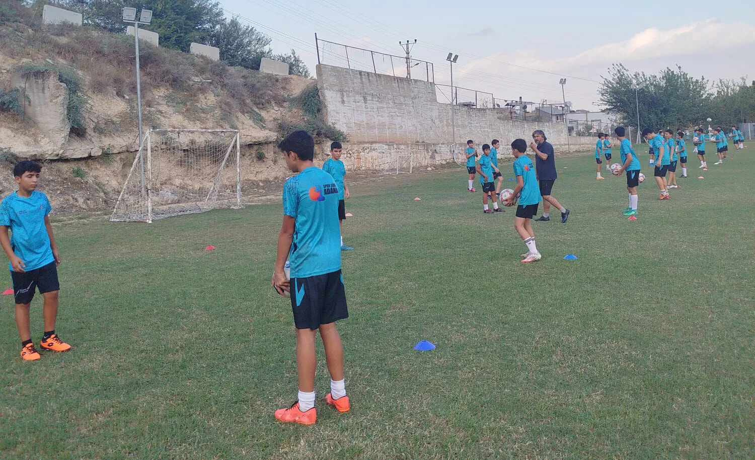  Sarıçam Kılıçlı 1965 futbol tutkusu gençlerle büyüyor